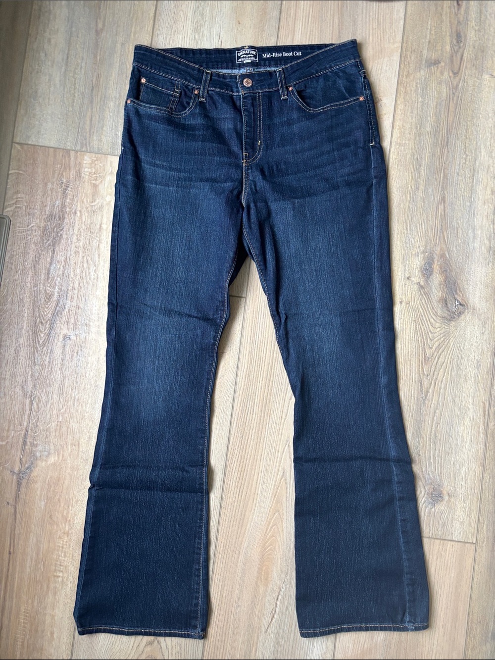 Levi’s Signature Gold Mid Rise Boot Cut Jeans with Stretch Size 12 Western Retro
